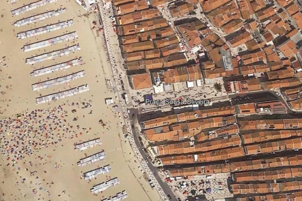 Casa a 50m da praia, zona central da Nazaré Esterno foto