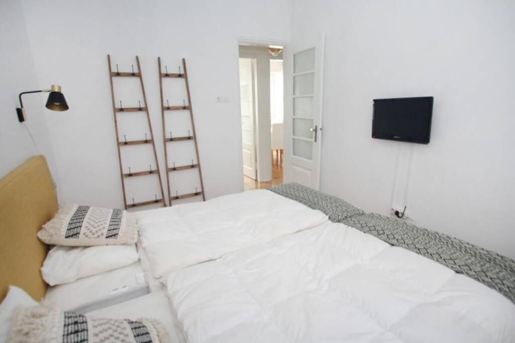 Casa a 50m da praia, zona central da Nazaré Esterno foto