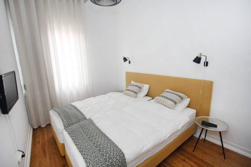 Casa a 50m da praia, zona central da Nazaré Esterno foto